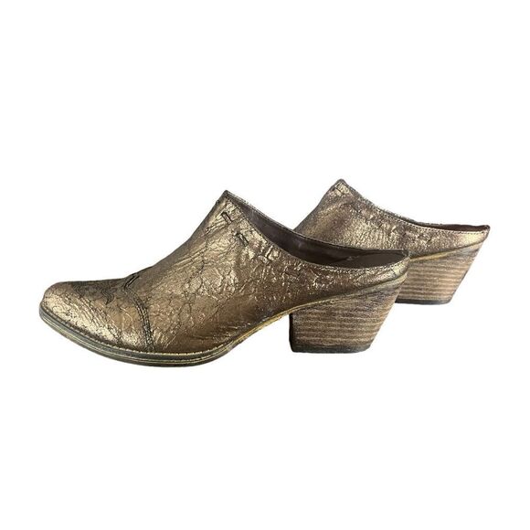 VERY VOLATILE Metallic Bronze Crackle Heeled Mule Size 9 - Picture 1 of 7